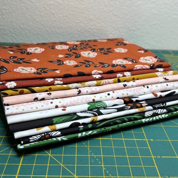 Gorgeous cottage core fabric bundle - Picture 1 of 5